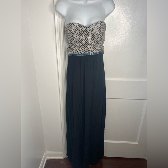 Lovers + Friends Black and White  Chevron Design - Picture 2 of 10